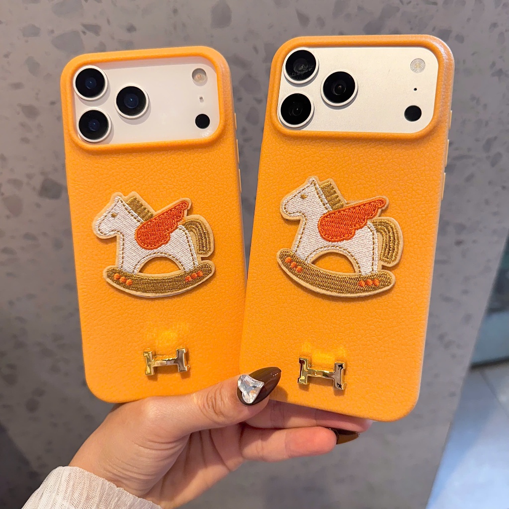 🎠 Ốp Lưng Iphone Ngựa Gỗ Hoàng Gia - Sang Trọng Quý Phái & Nổi Bật ✨