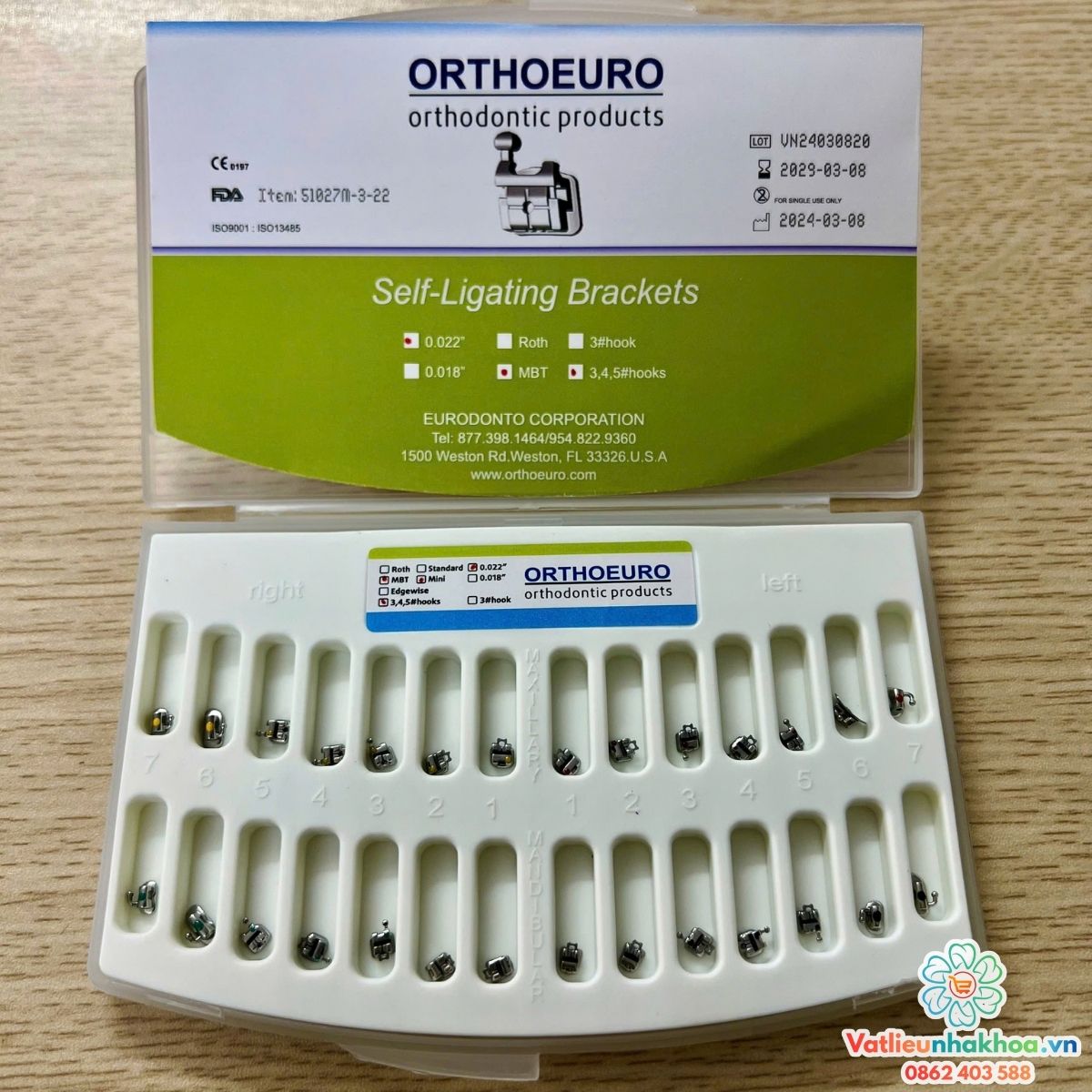 Mắc cài kim loại tự khóa OrthoEuro xanh lá (tự buộc) - Có răng 6, răng 7