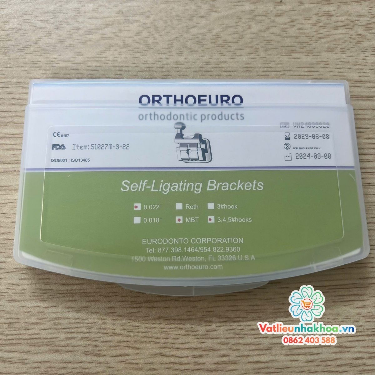 Mắc cài kim loại tự khóa OrthoEuro xanh lá (tự buộc) - Có răng 6, răng 7