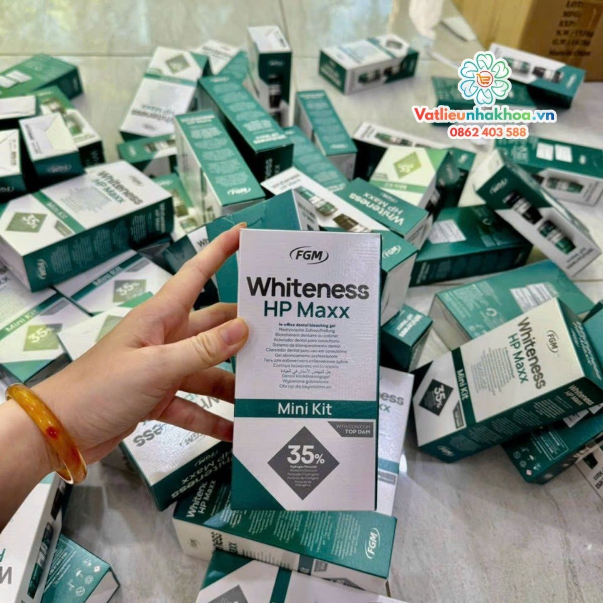 Tẩy trắng răng Whiteness Hp maxx 35% tại phòng