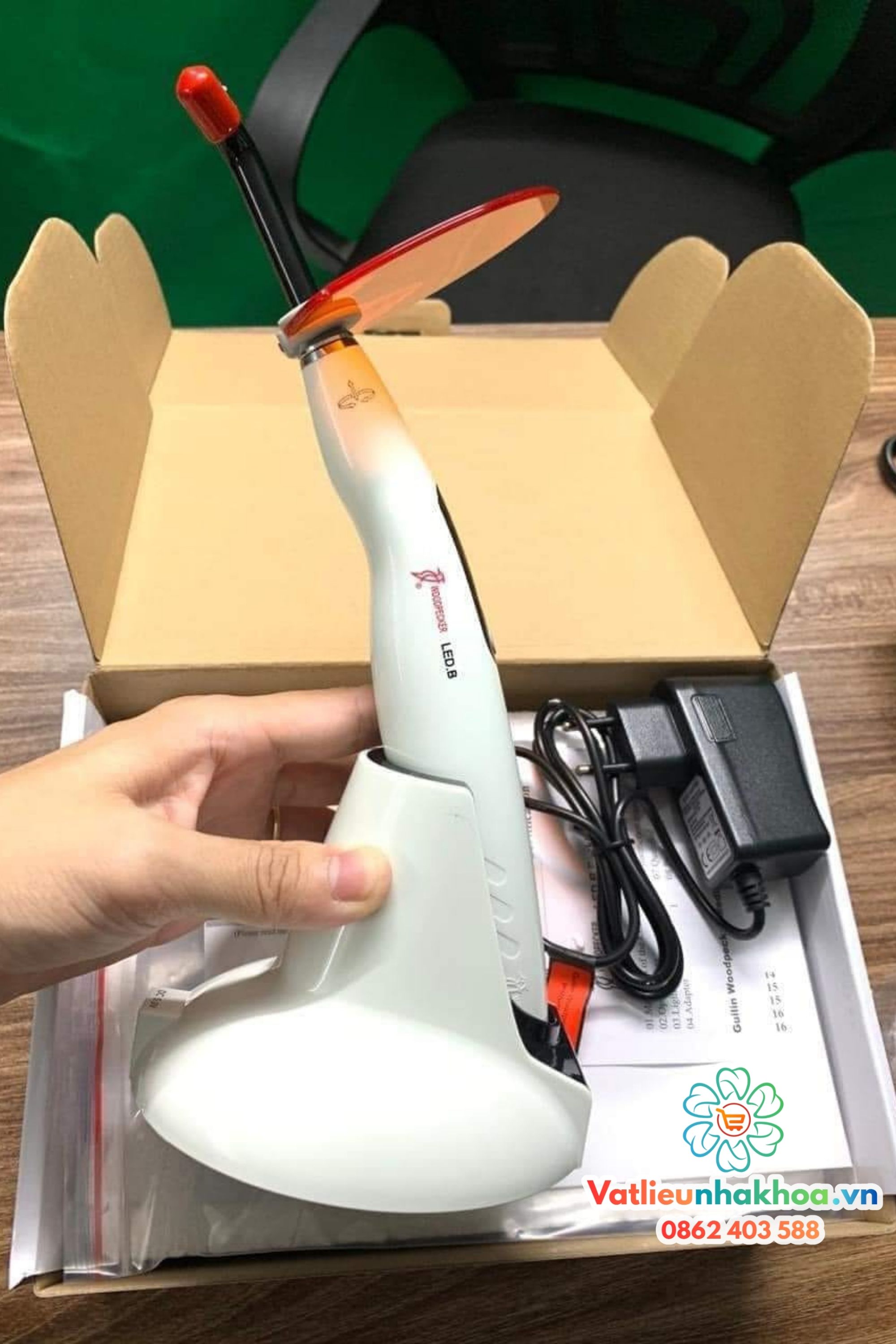 Đèn trám quang trùng hợp LED B Woodpecker (Bộ)