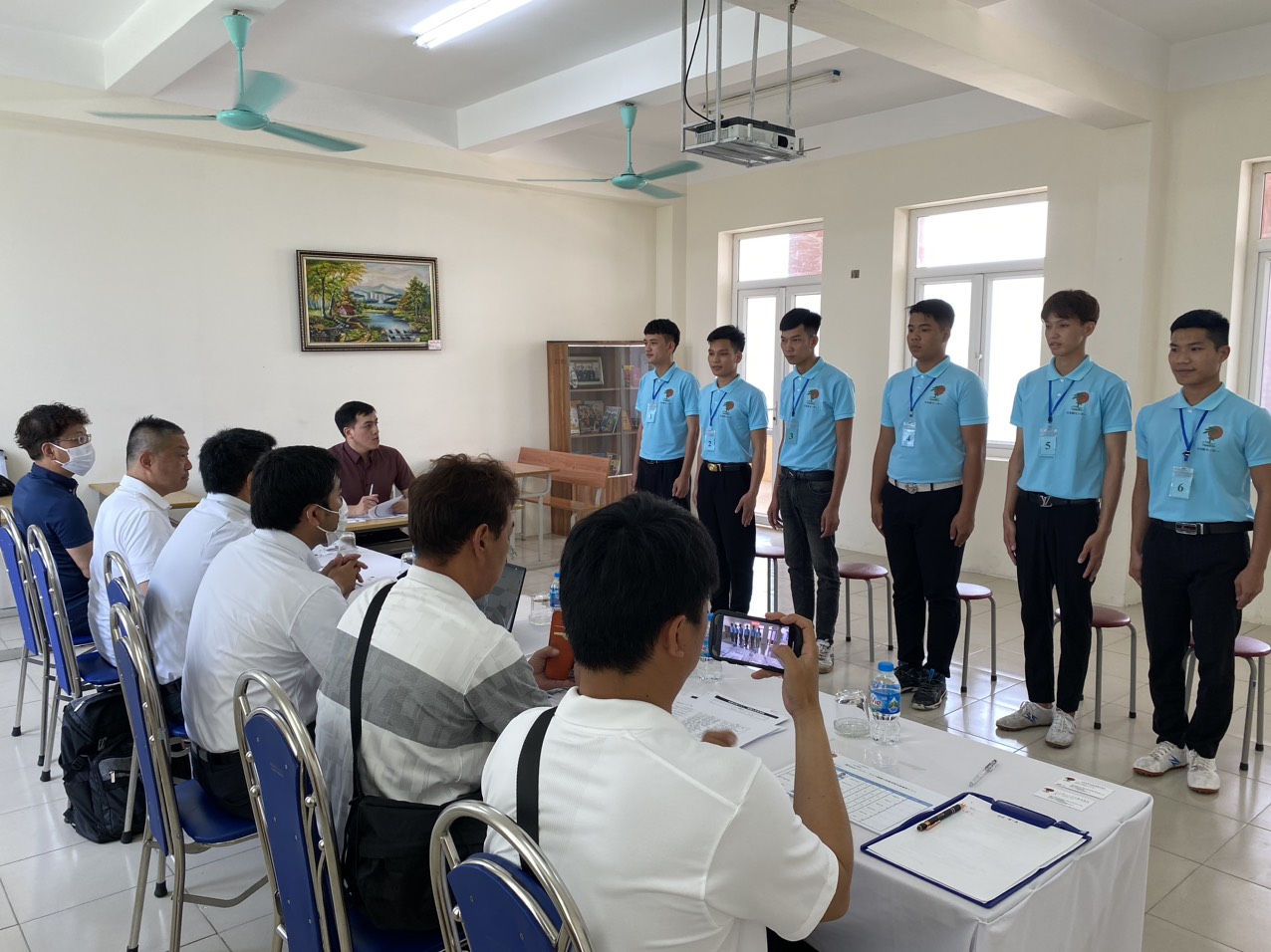 TUYỂN ỨNG VIÊN NAM