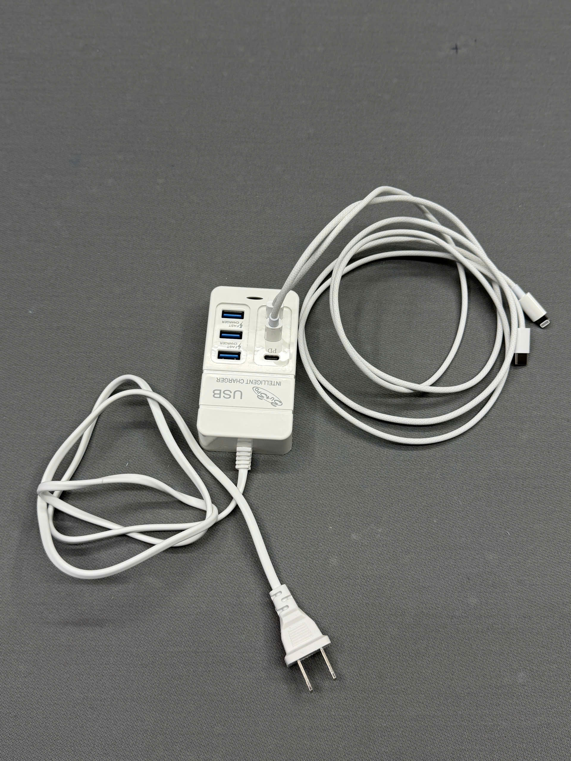 COM 1 BỘ SẠC 6 CỔNG + 2 DÂY SẠC DÙ USB-C , LIGHTNING CAO CẤP - TOP TN SHOP