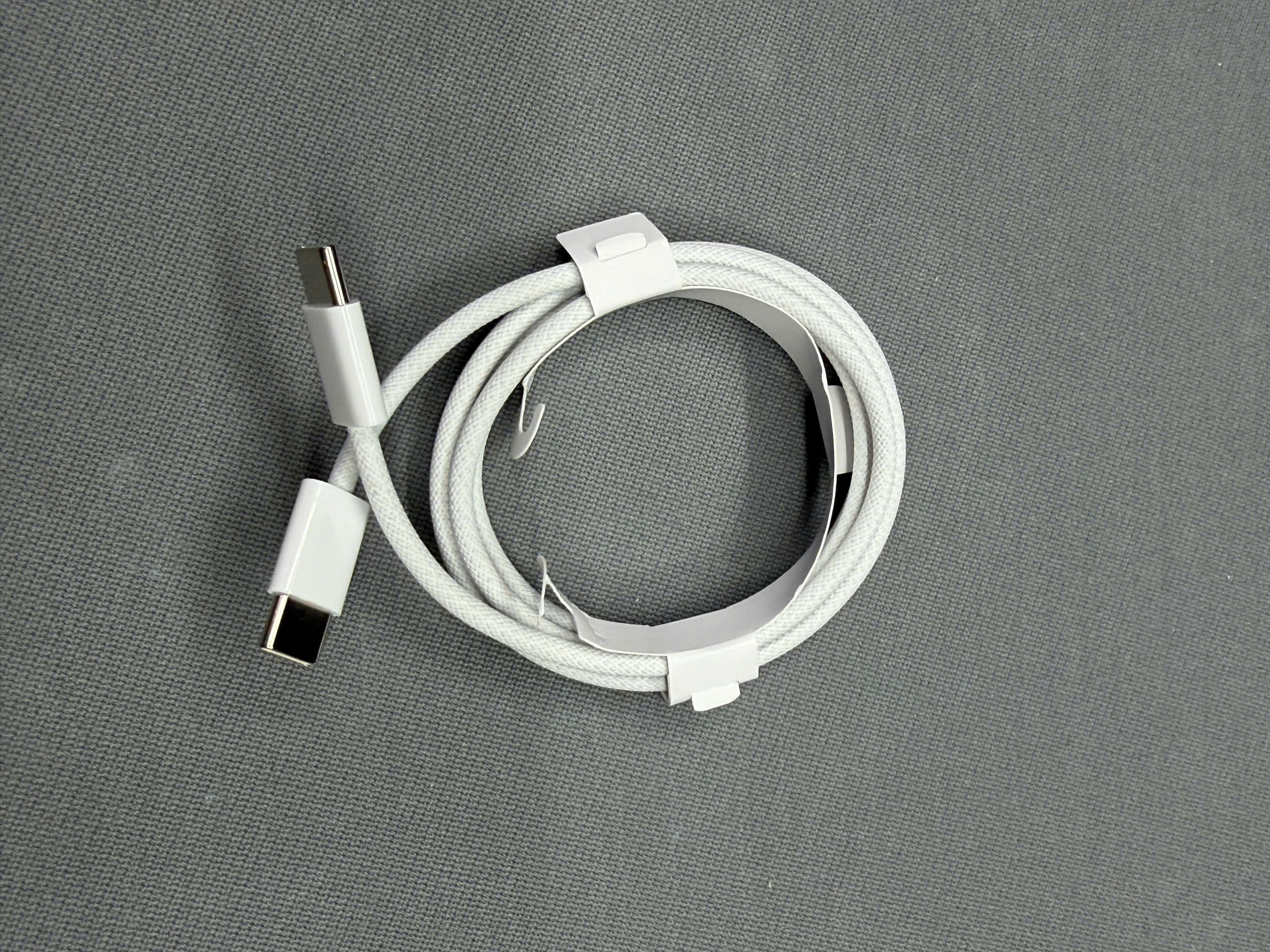 COM 1 BỘ SẠC 6 CỔNG + 2 DÂY SẠC DÙ USB-C , LIGHTNING CAO CẤP - TOP TN SHOP