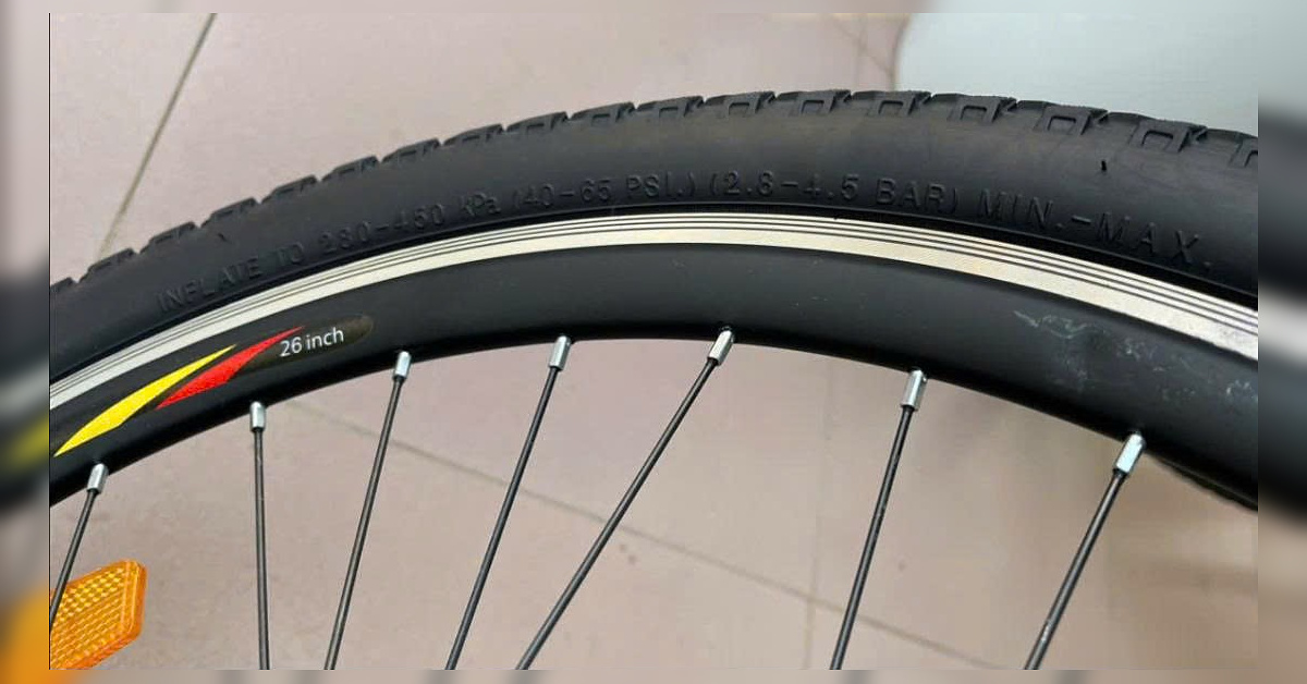 Thông tin áp suất và kích cỡ trên hông lốp xe đạp trợ lực VIETTA