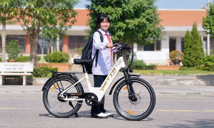 Xe đạp trợ lực cho học sinh