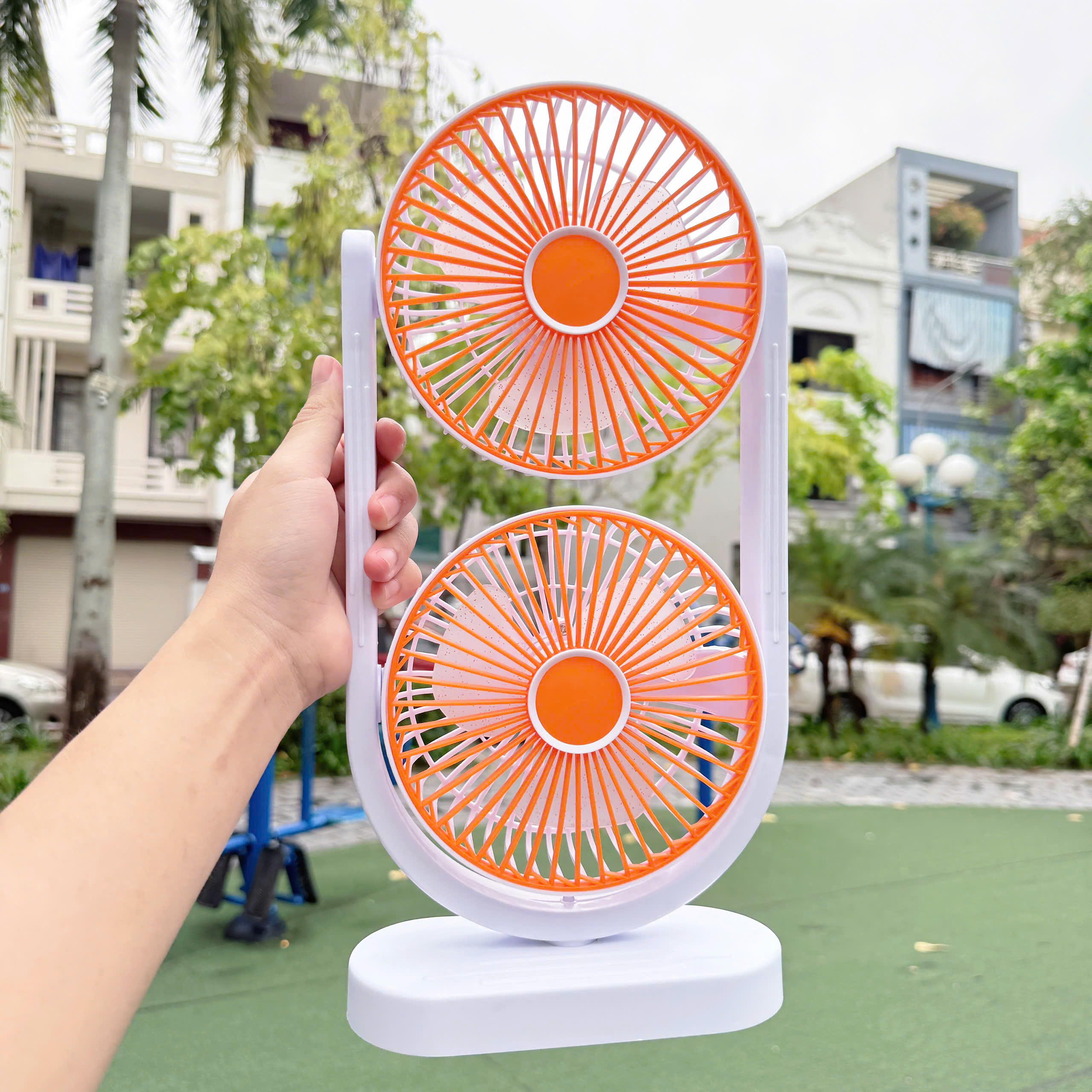 Quạt bàn tích điện 2 lồng F09