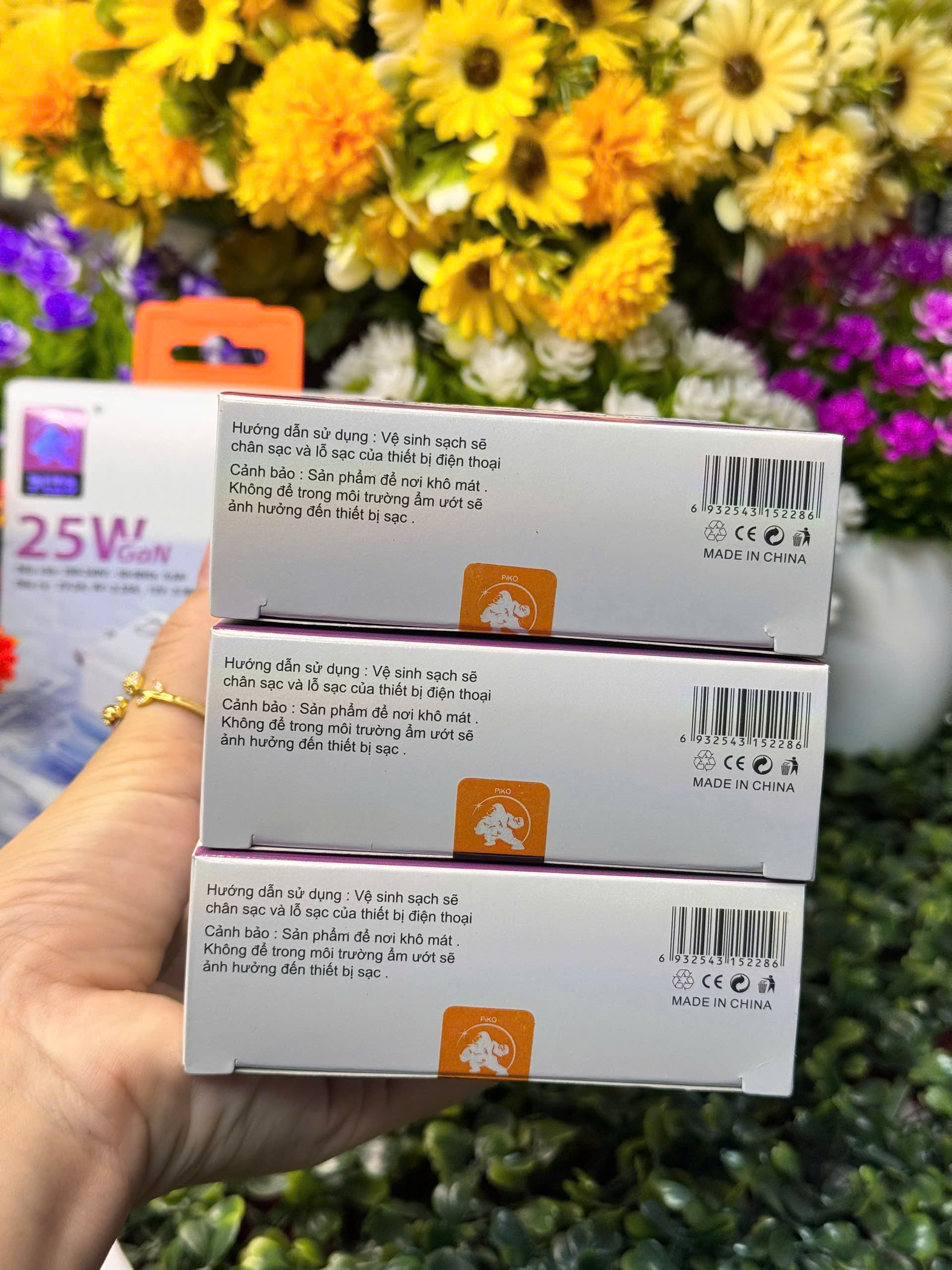 Bộ sạc TypeC-TypeC Piko B28 25w 250k cho IP 15,16  - 35w