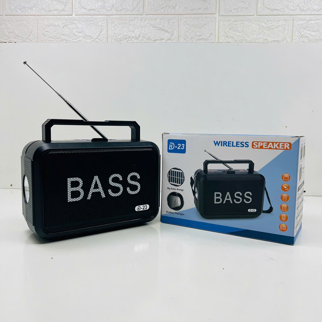 Loa bluetooth HD-23 Đài FM, loa người già đèn pin + sạc năng lượng mặt trời