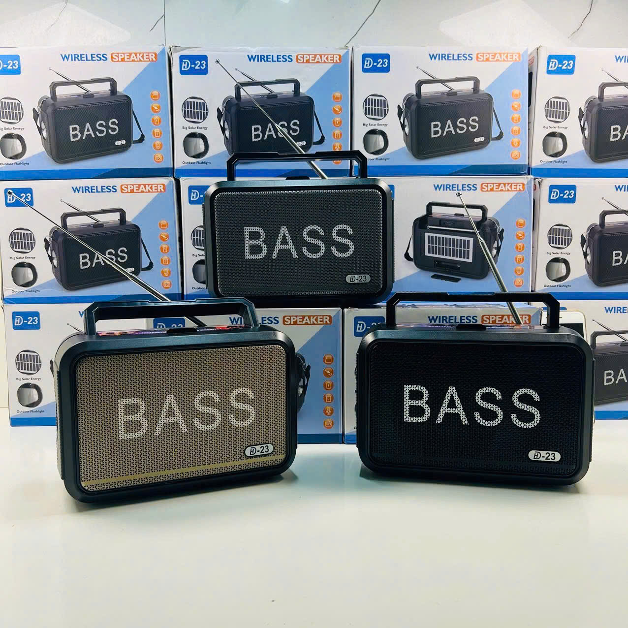 Loa bluetooth HD-23 Đài FM, loa người già đèn pin + sạc năng lượng mặt trời