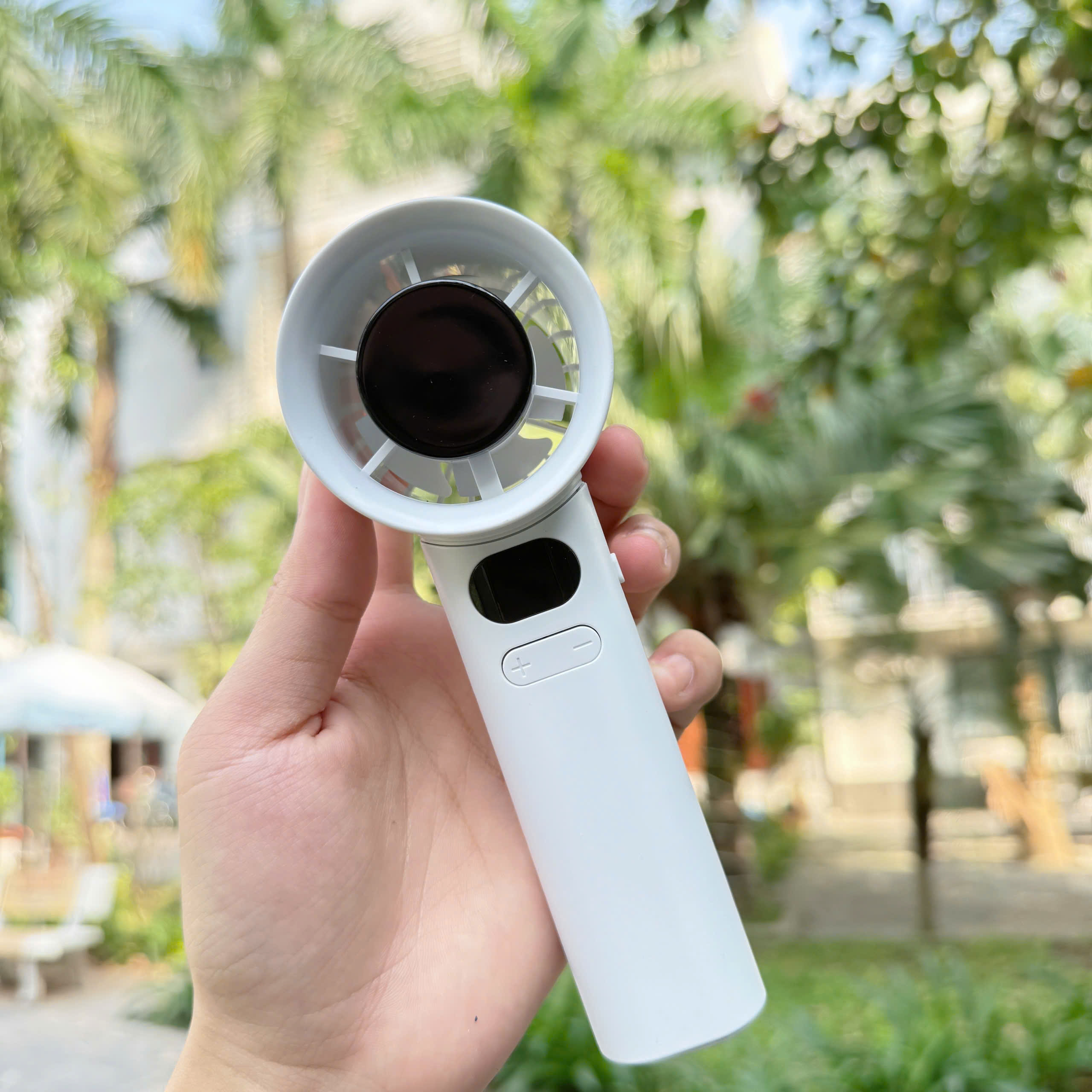 Quạt làm mát mini cầm tay M11