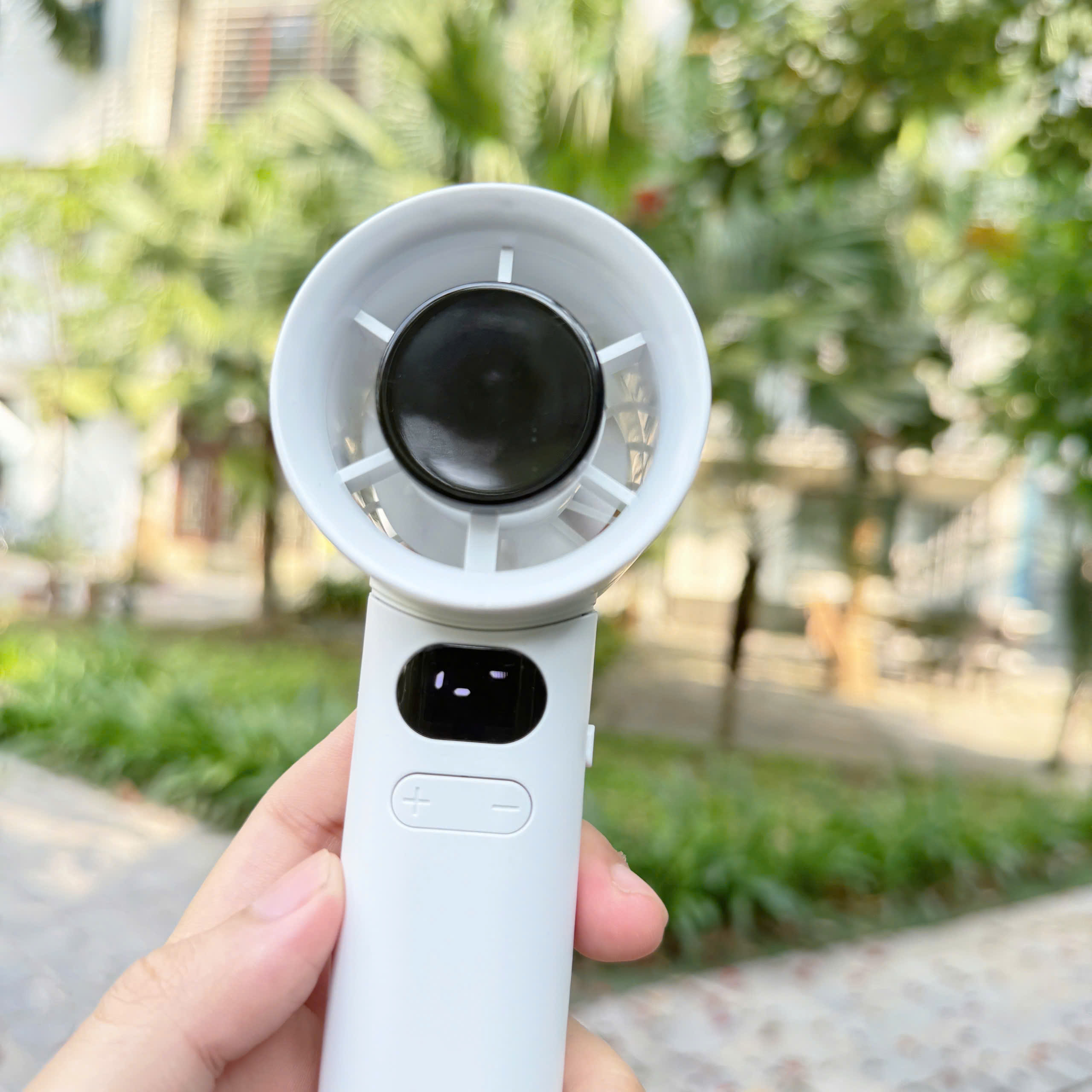 Quạt làm mát mini cầm tay M11
