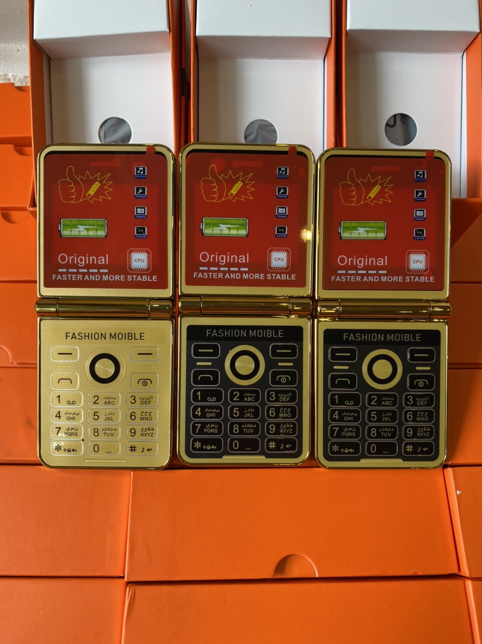 Điện thoại nắm gập Hope P21 đổi giọng 4 sim