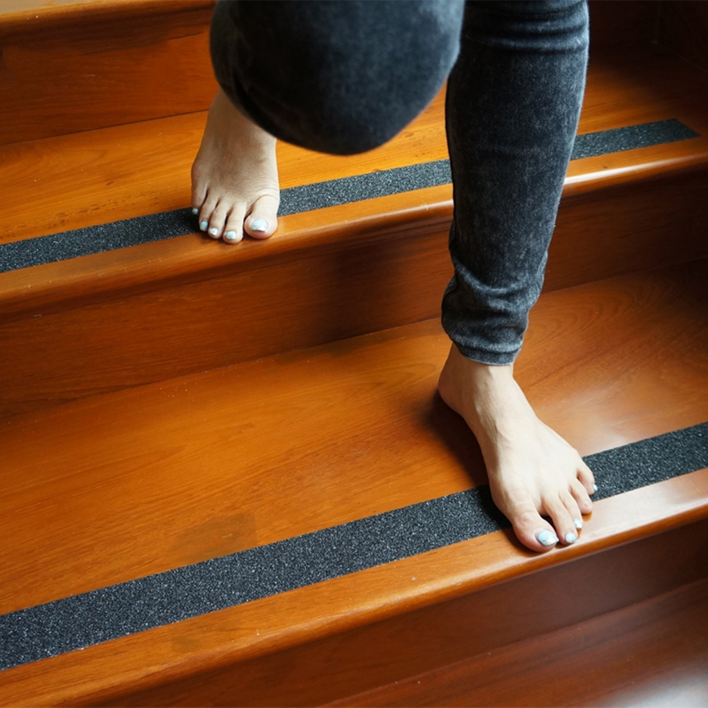 Băng keo chống trơn trượt Sàn, Cầu Thang Nhám 5Cm x 5M