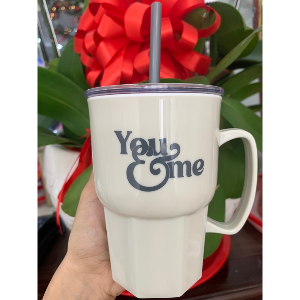 Ly nước nhựa tặng kèm ống hút đủ màu cao cấp 550ml (có quai cầm)