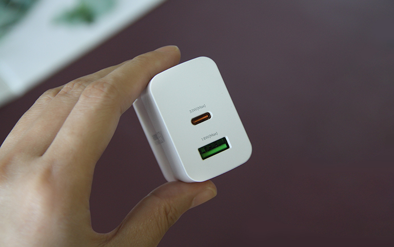 Cốc sạc 2 cổng 33W Remax RP-U122 - 2 cổng