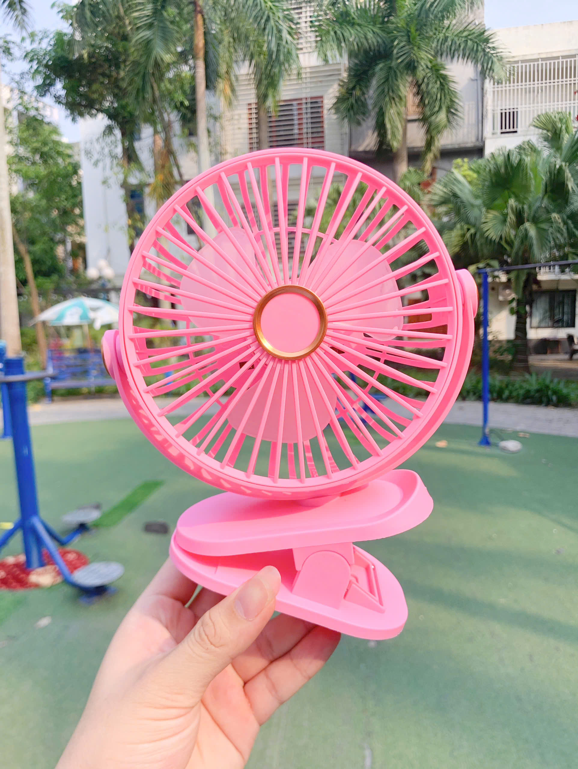 Quạt kẹp F01