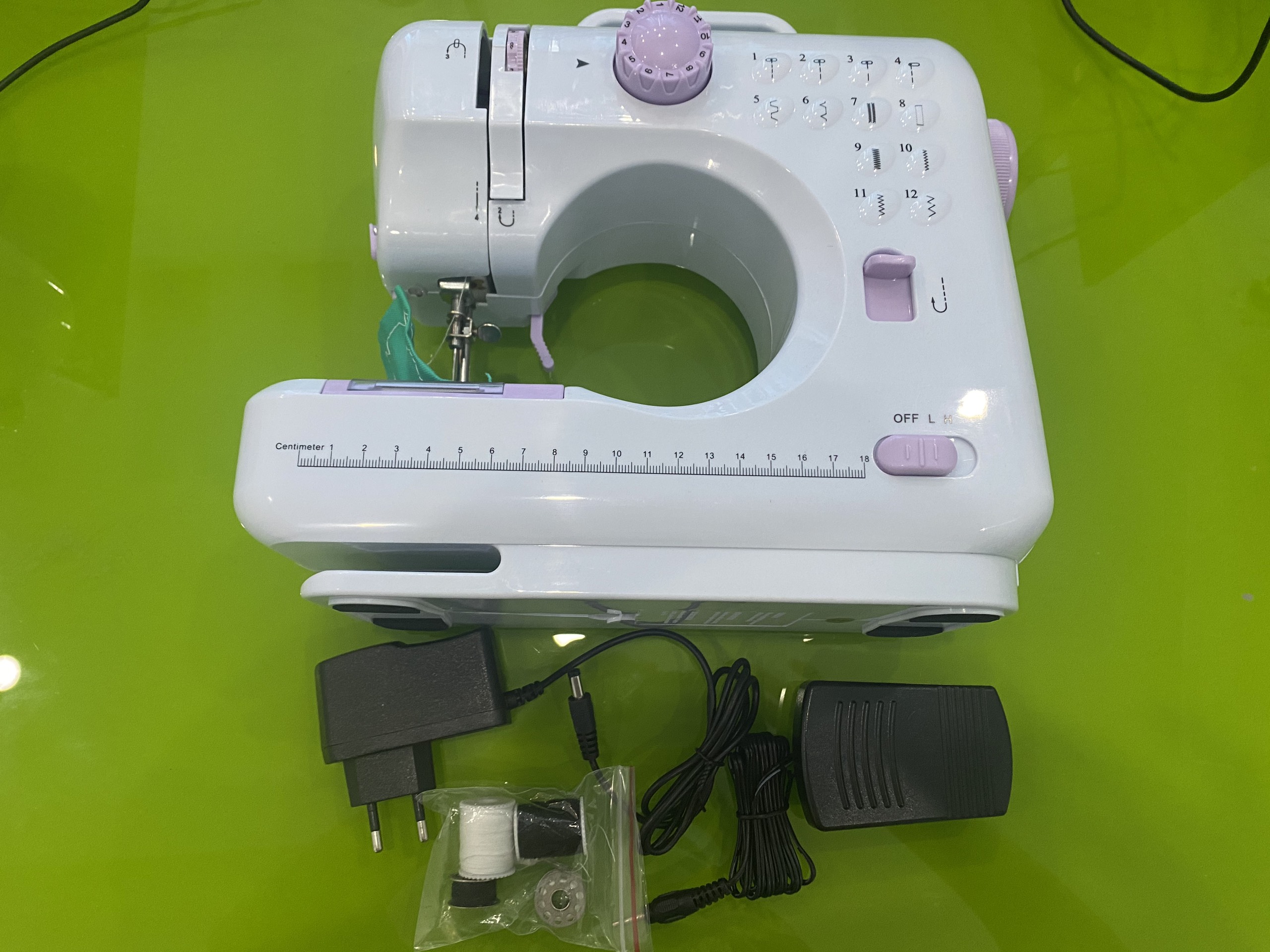 Máy May Mini Gia Đình 505 (12 Loại Khâu). (Đặt hàng trong ngày).