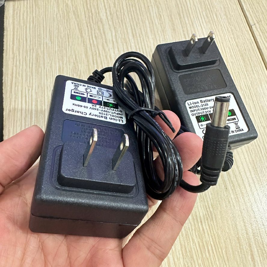 Sạc Nguồn máy tính sạc PIN Li-ion: 21V – 2A Chui Lớn 5.5mm Cho Laptop, Đầu Ghi, Máy Massage