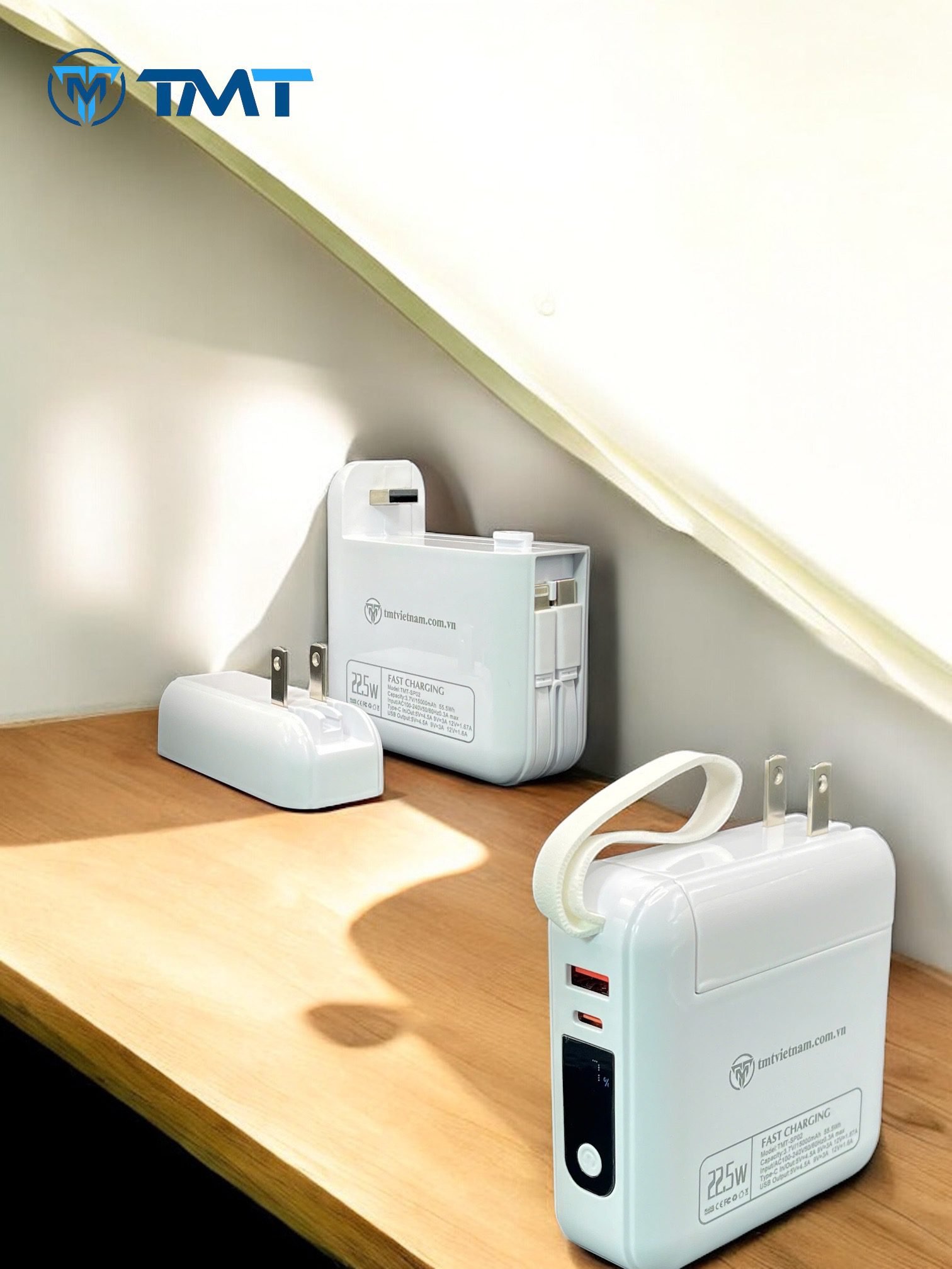 Sạc dự phòng TMT SP02 15.000 22,5W sẳn dây