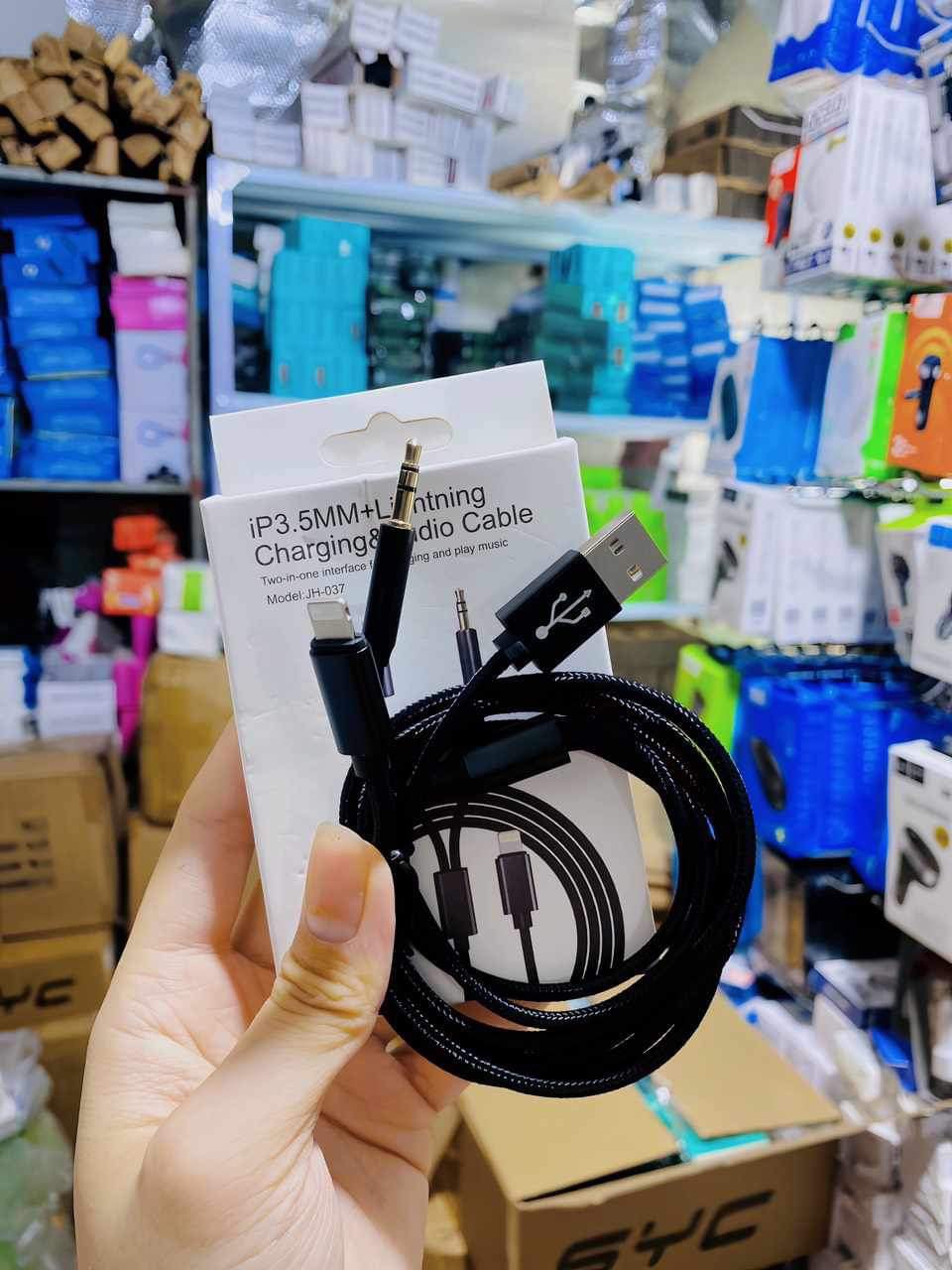 Cáp chuyển JH-037 Lighting ra chui 3.5+ USB sạc