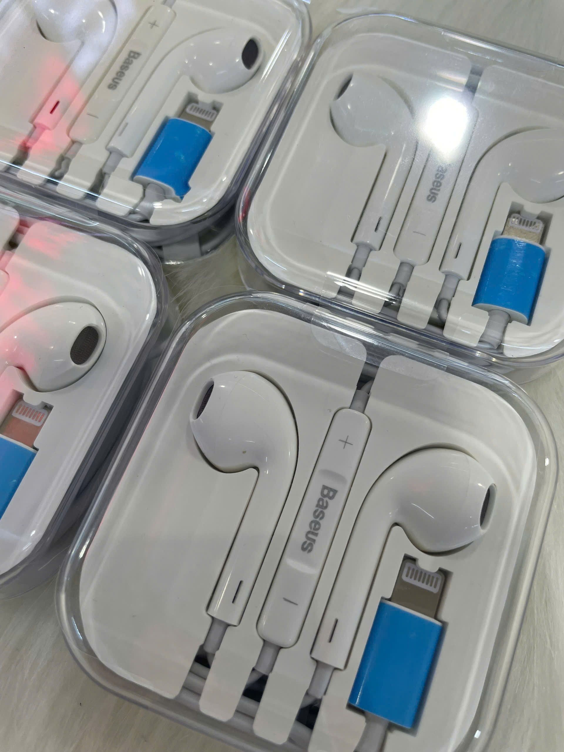 Tai nghe dây đầu Lighting baseus Trắng