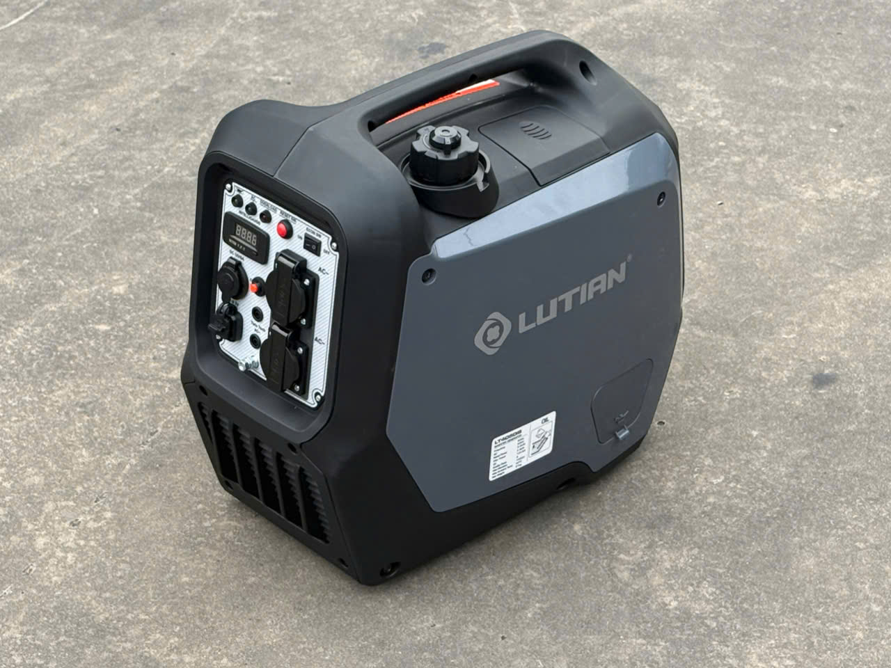 Máy phát điện chạy xăng Inverter 3.5KW Lutian LT4050iS siêu cách âm