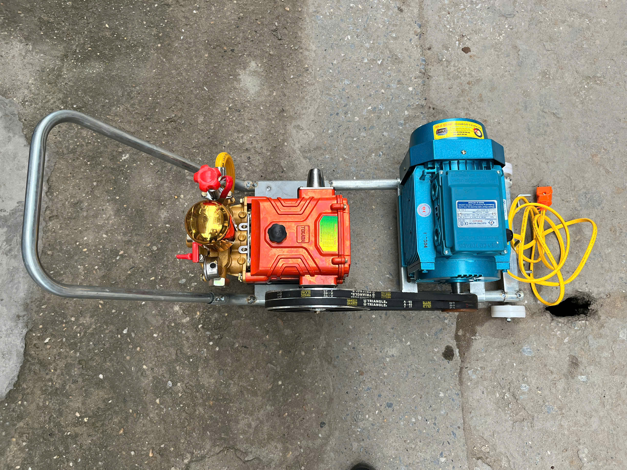 Máy rửa xe dây đai 3kw Tokawa piston sứ