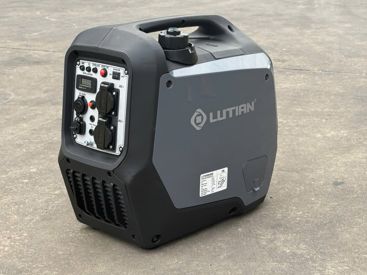 Máy phát điện chạy xăng Inverter 3.5KW Lutian LT4050iS siêu cách âm