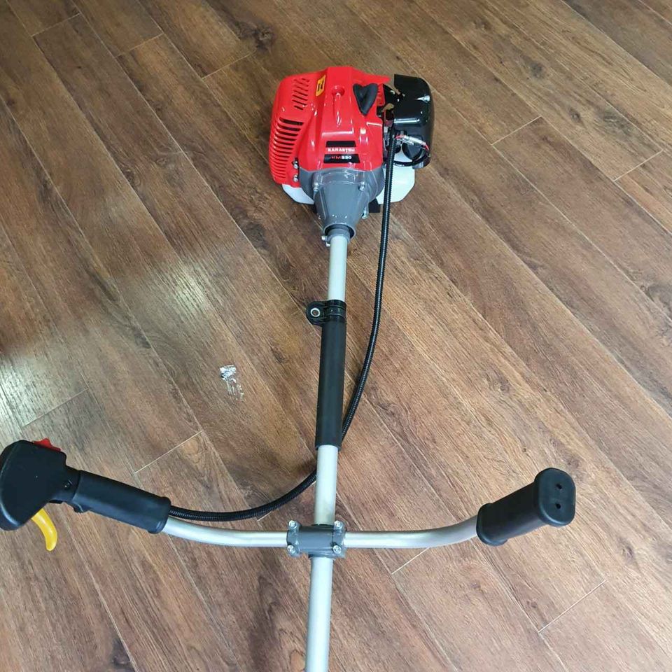 Máy Cắt Cỏ 2 Thì 900W Kamastsu KM330