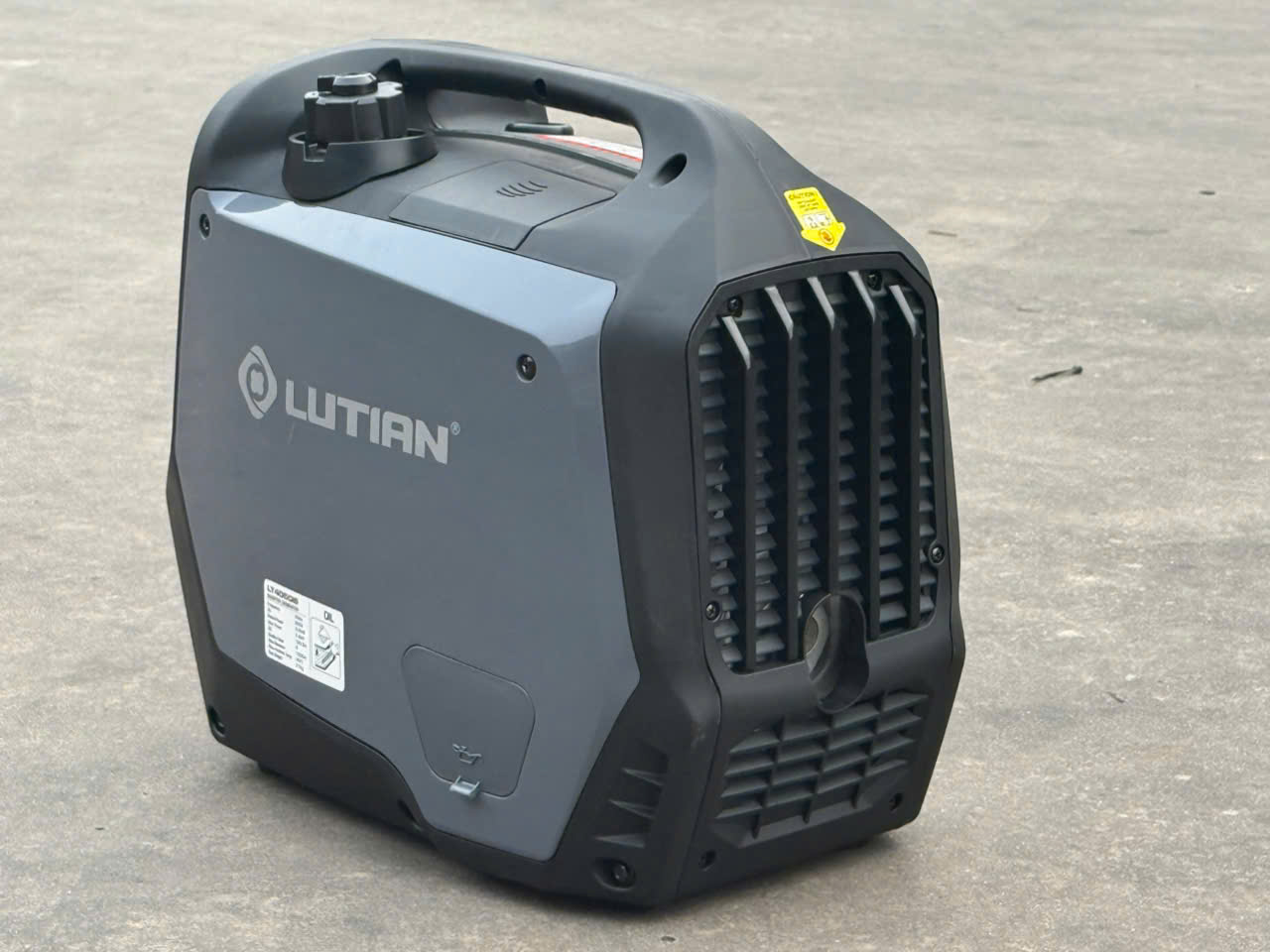Máy phát điện chạy xăng Inverter 3.5KW Lutian LT4050iS siêu cách âm