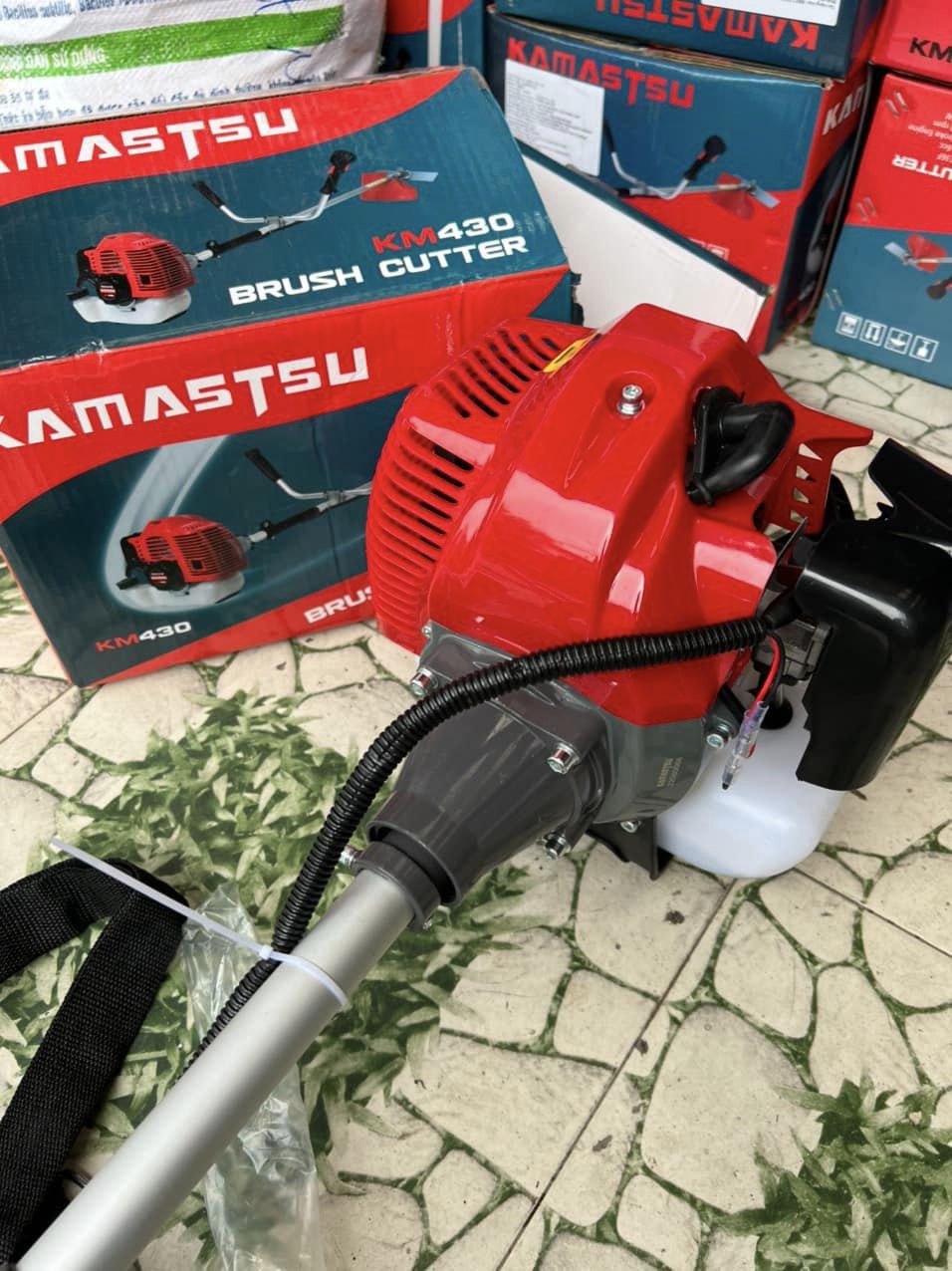 Máy Cắt Cỏ 2 Thì 1500W Kamastsu KM430