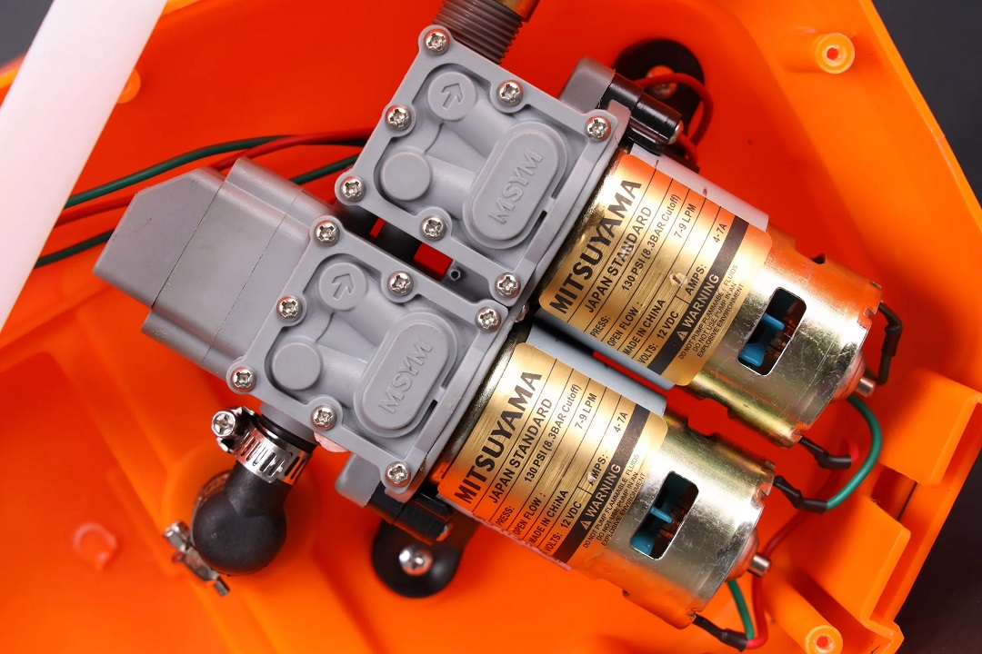 Bình phun xịt chạy điện 20L Mitsuyama TL-20TLS bơm đôi platinum