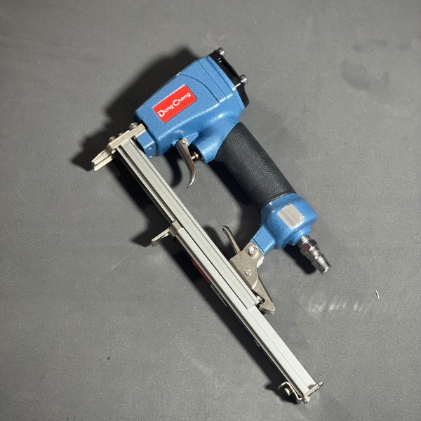 Máy Bắn Đinh U Dongcheng D03-1013J