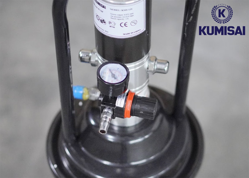 Máy Bơm Mỡ 12L Kumisai KMS-12S