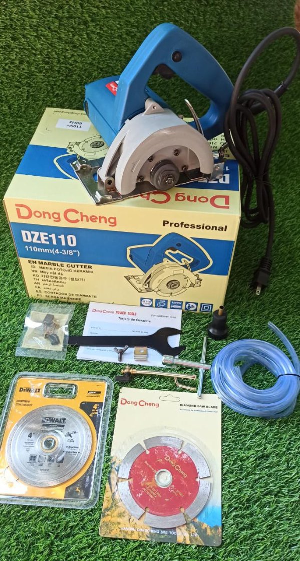 Máy Cắt Đá 1200W Dongcheng DZE110