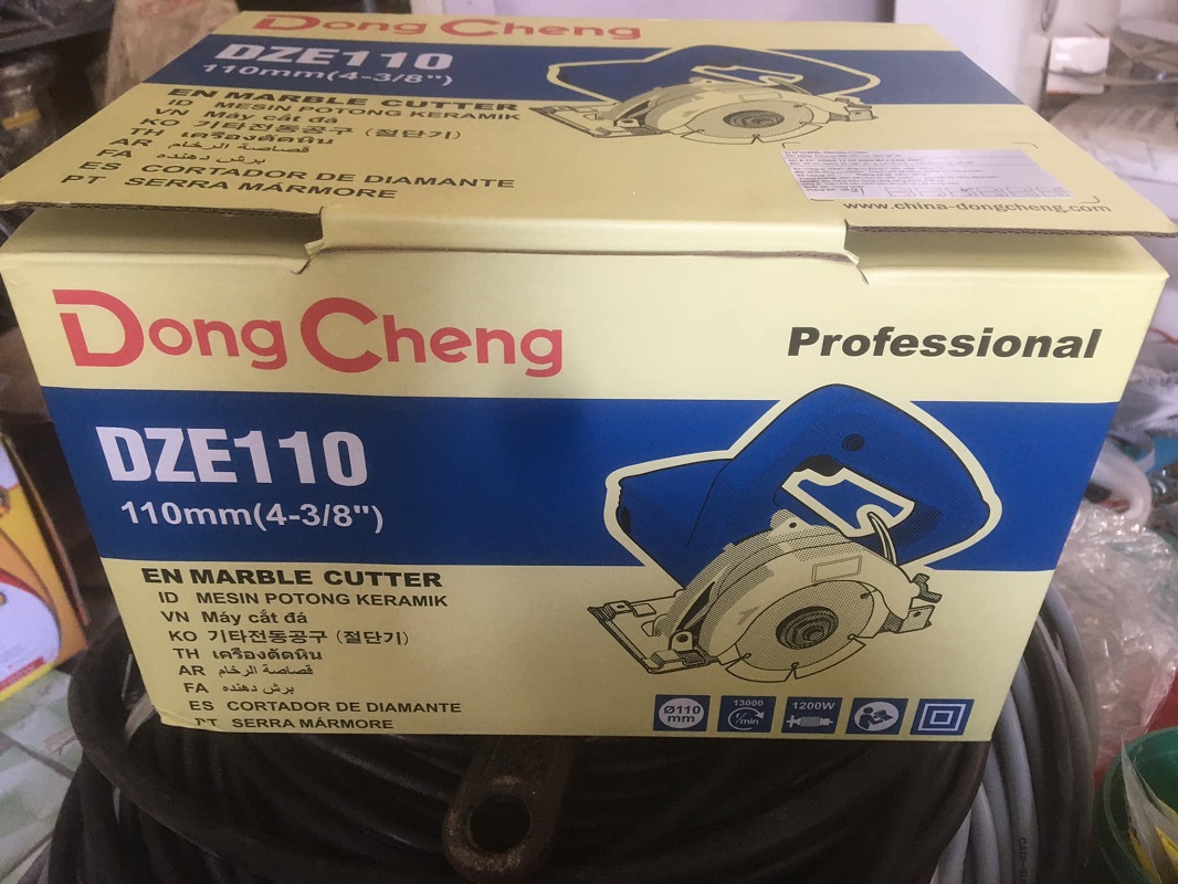 Máy Cắt Đá 1200W Dongcheng DZE110