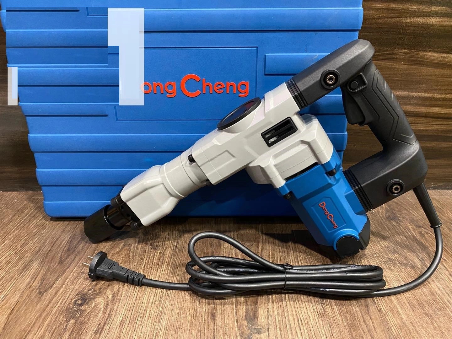 Máy Đục Bê Tông 1350W Dongcheng DZG06-6