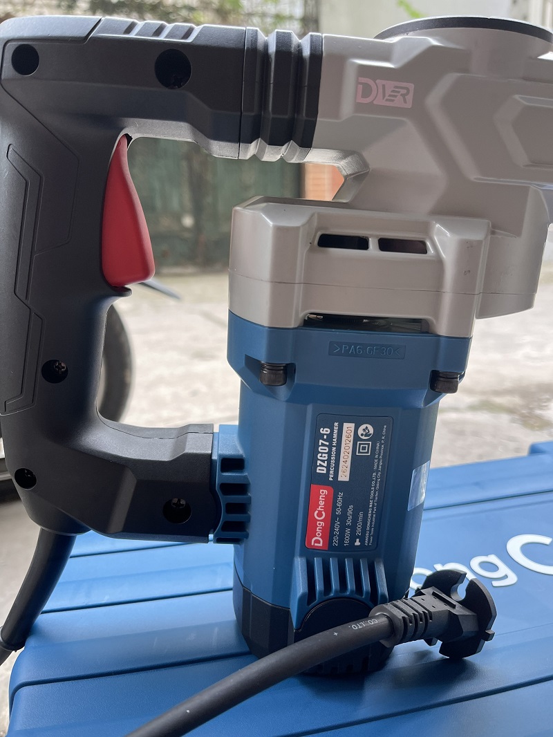 Máy Đục Bê Tông 1600W Dongcheng DZG07-6