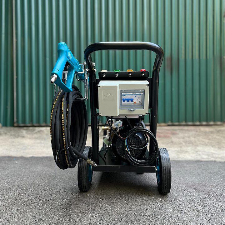 Máy rửa xe cao áp 4kw Nakawa TX-40 piston sứ