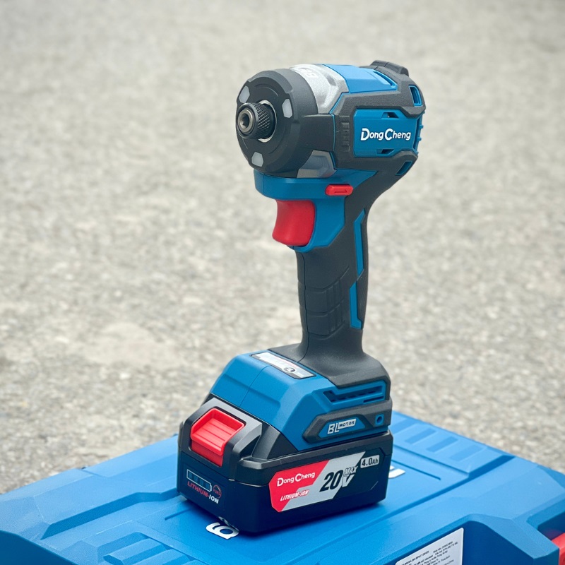 Máy Vặn Vít Dùng Pin DongCheng DCPL208 20V 2 Pin 1 Sạc