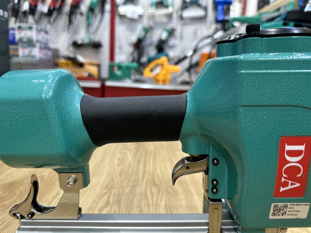 Súng Bắn Đinh Hơi DCA A02-ST64C