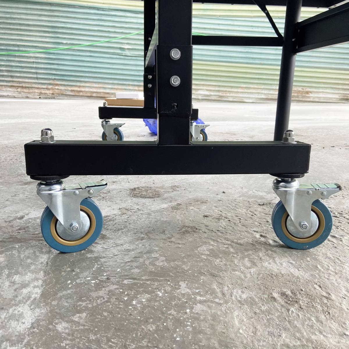 bánh xe di chuyển dễ dàng