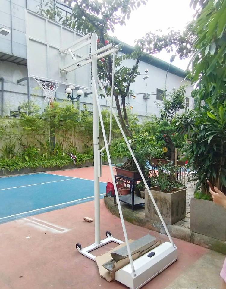 lắp đặt trong sân trường cho học sinh