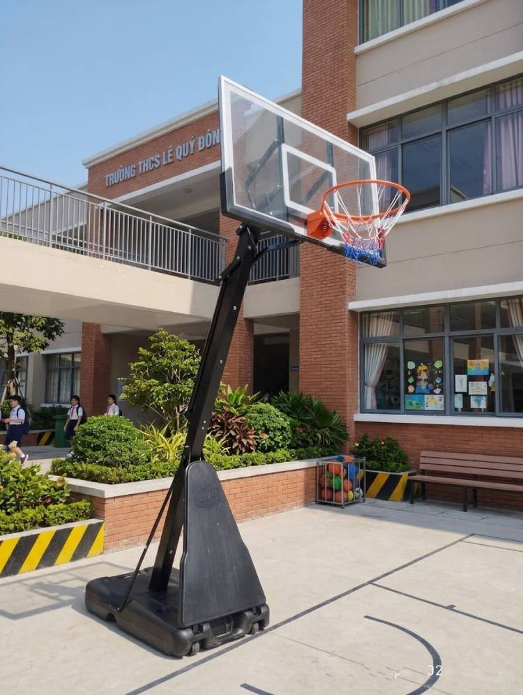 Trụ bóng rổ S027 có bánh xe cho sân trường học