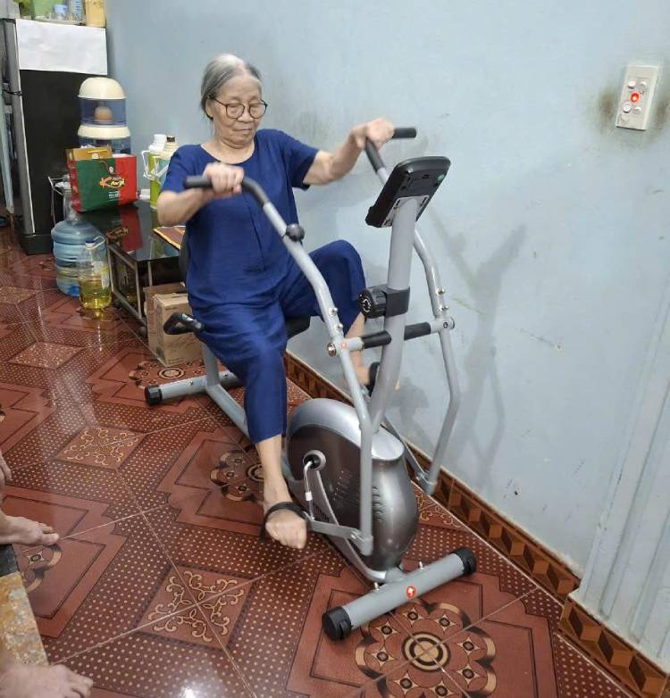 xe đạp tập phục hồi chức năng PRO-580R cho người già