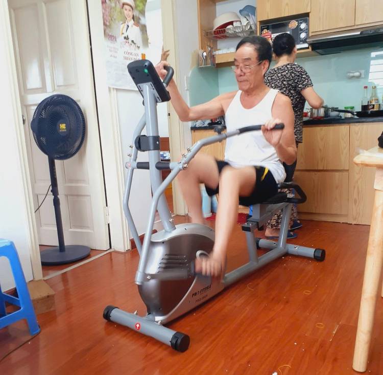 Xe đạp tập thể dục PRO-580R cho người già