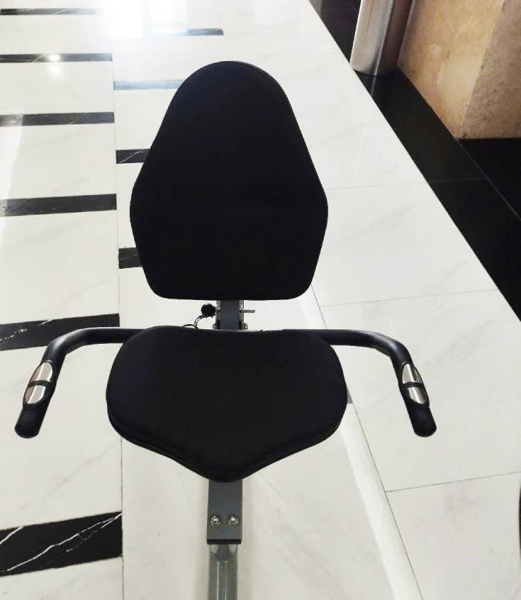 ghế ngồi có tay cầm