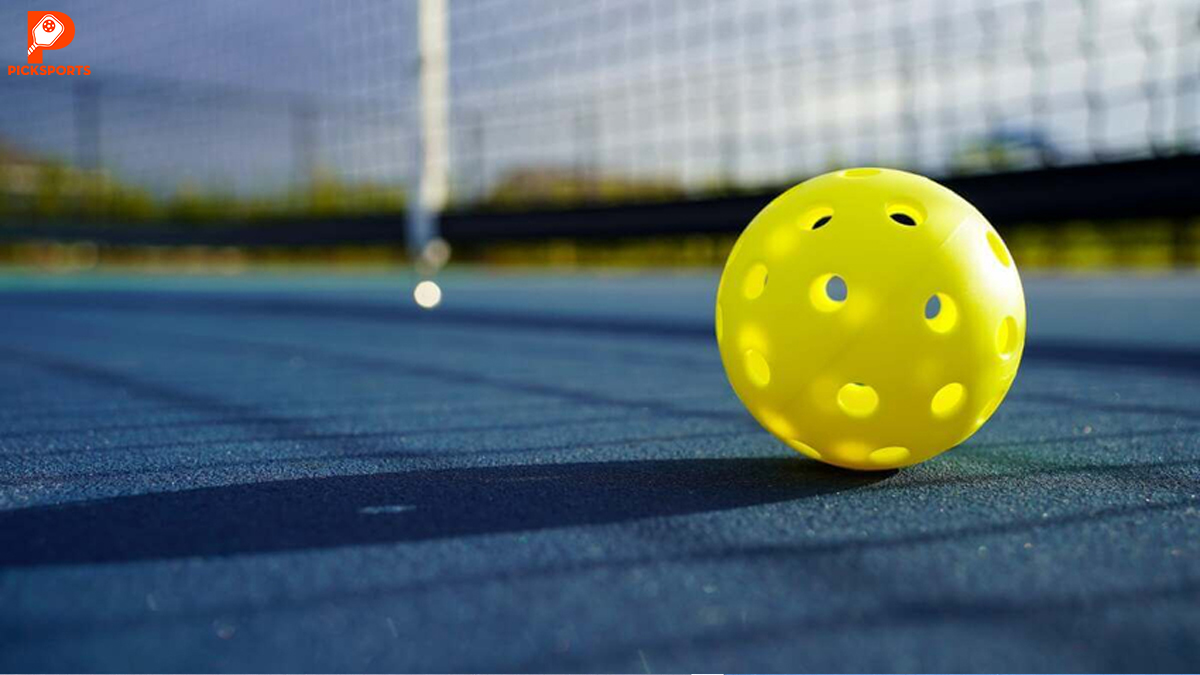 Cách chọn bóng Pickleball Picksports.vn