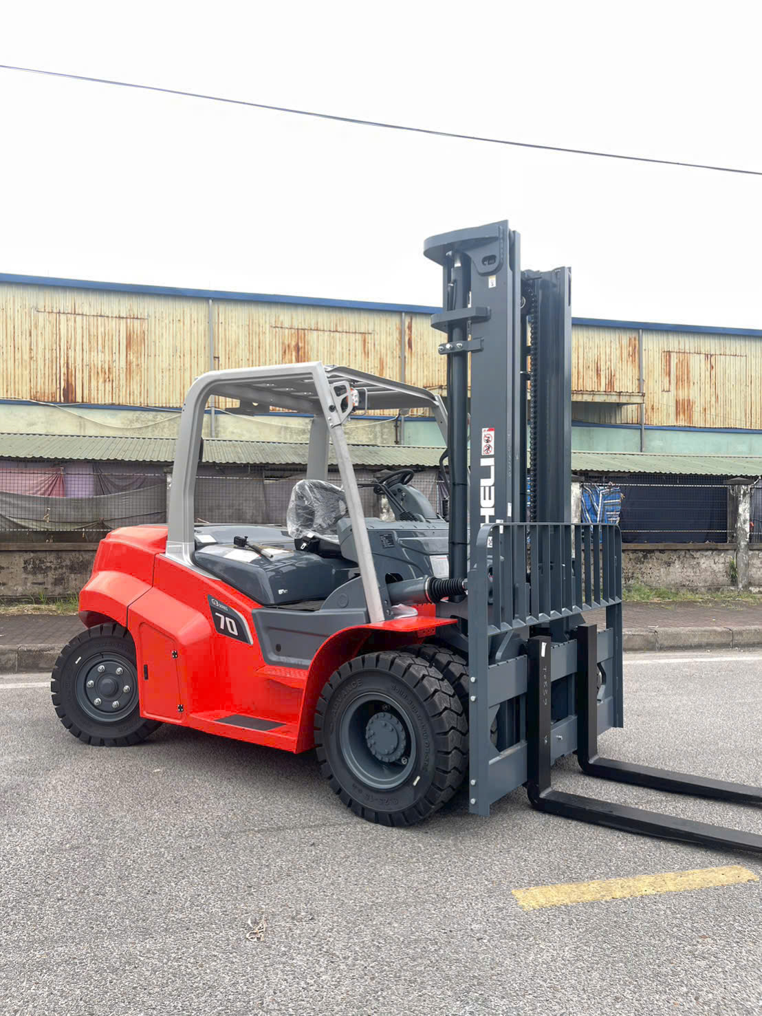 xe nâng dầu 7 tấn